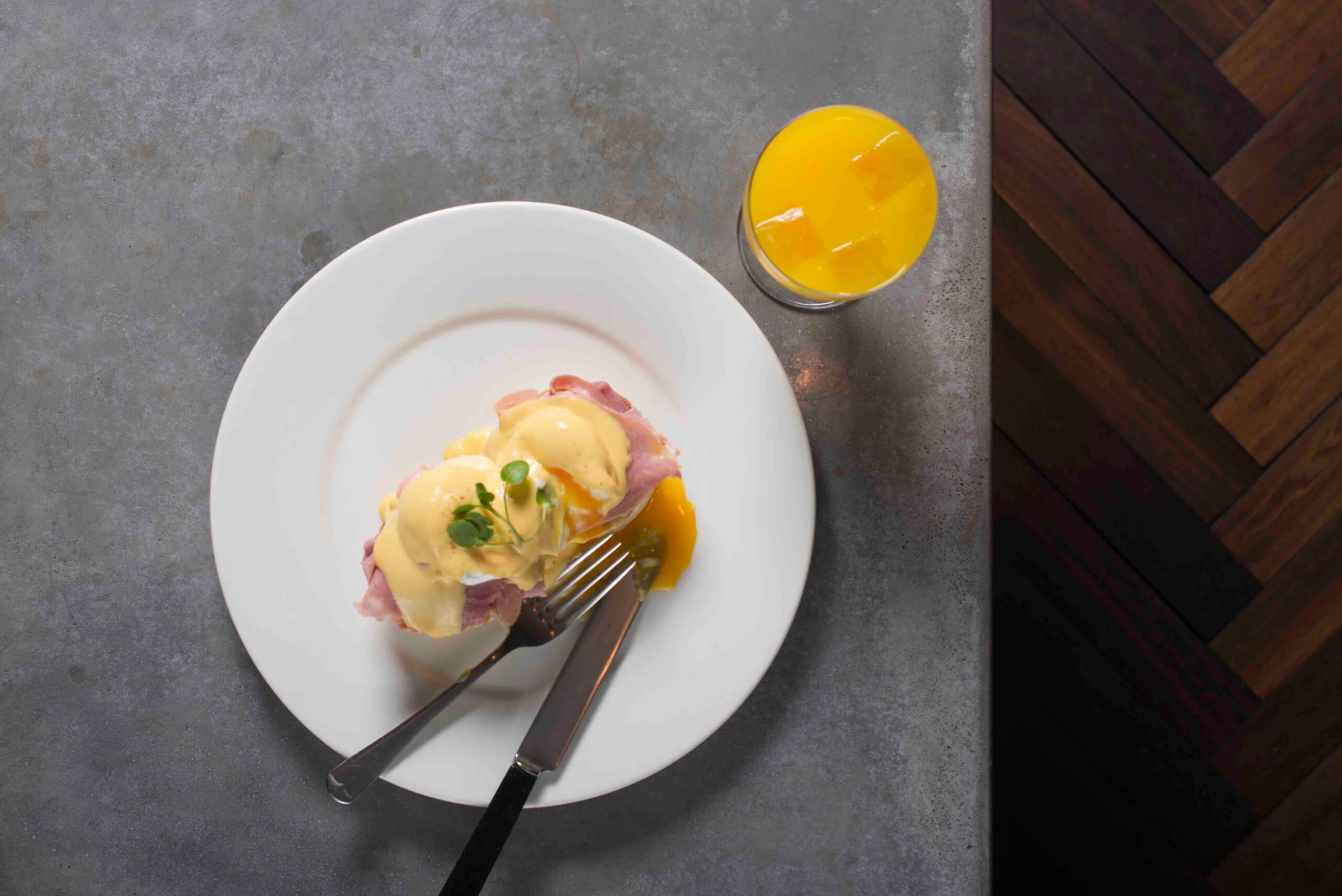 SouthPlaceHotel_3SP_English_Muffin_Poached_egg_Hollandaise_Sauce_York_Ham_3