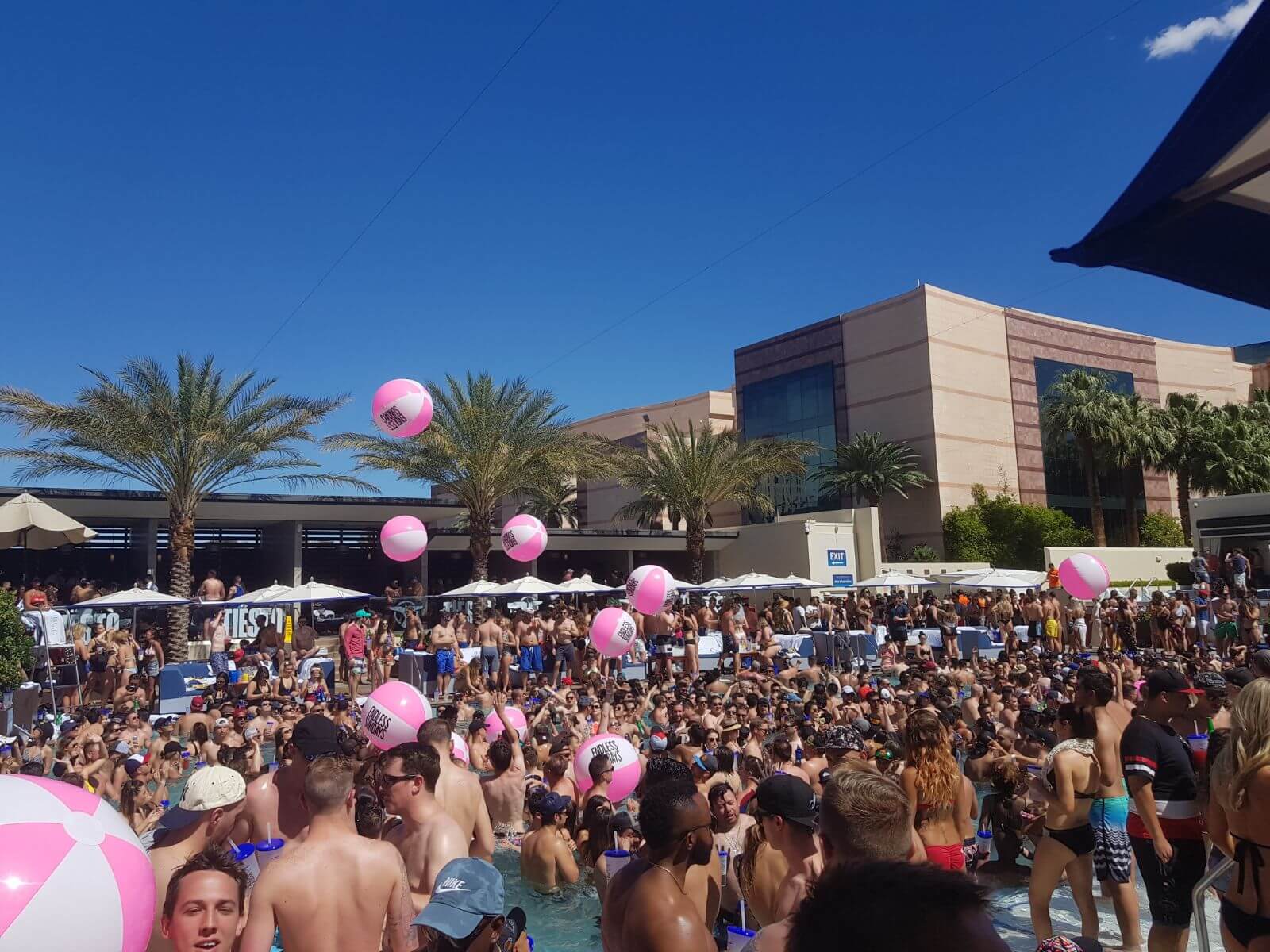 Top 5 Las Vegas Day Clubs & Pool Parties to Experience in 2017