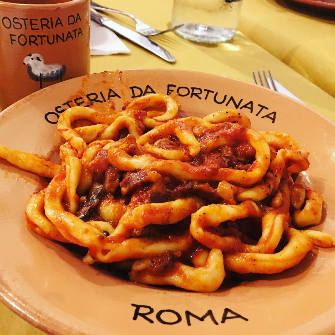 best things to eat in rome, what to eat in rome, things to eat in rome, 5 things to eat in rome, things you need to eat in Rome